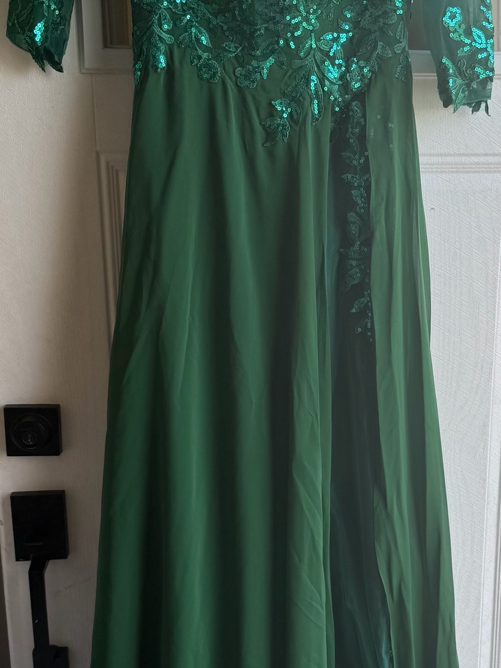 Elegant Emerald Green Long Sleeve Sequin Lace Evening Dress